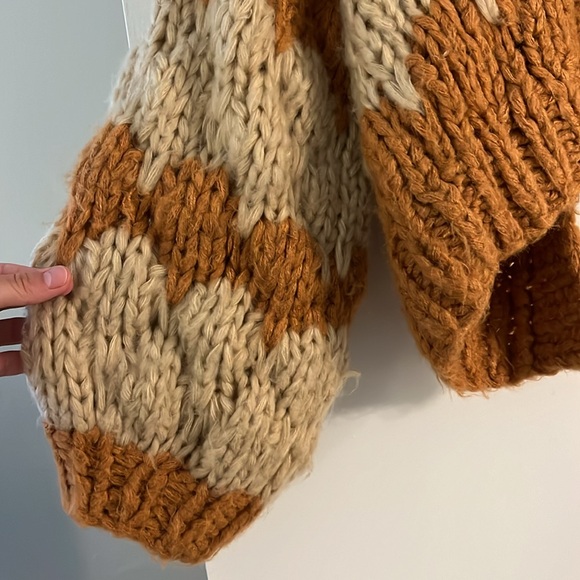 Beginning Boutique Wool Chunky Cardigan - Picture 8 of 9